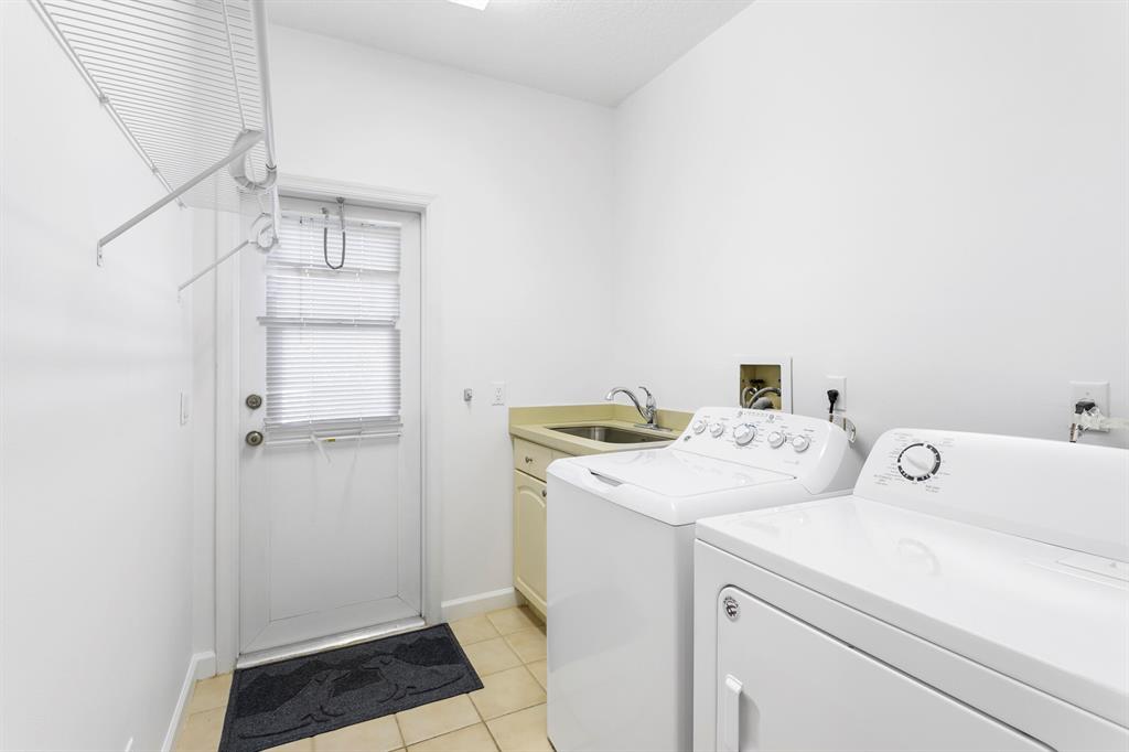 PGA RESORT COMMUNITY OF EAGLETON ESTATES - Residential