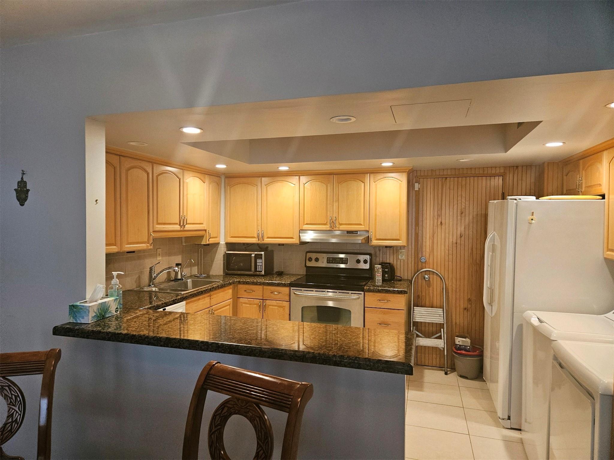 Regency Tower Condo - Residential Lease