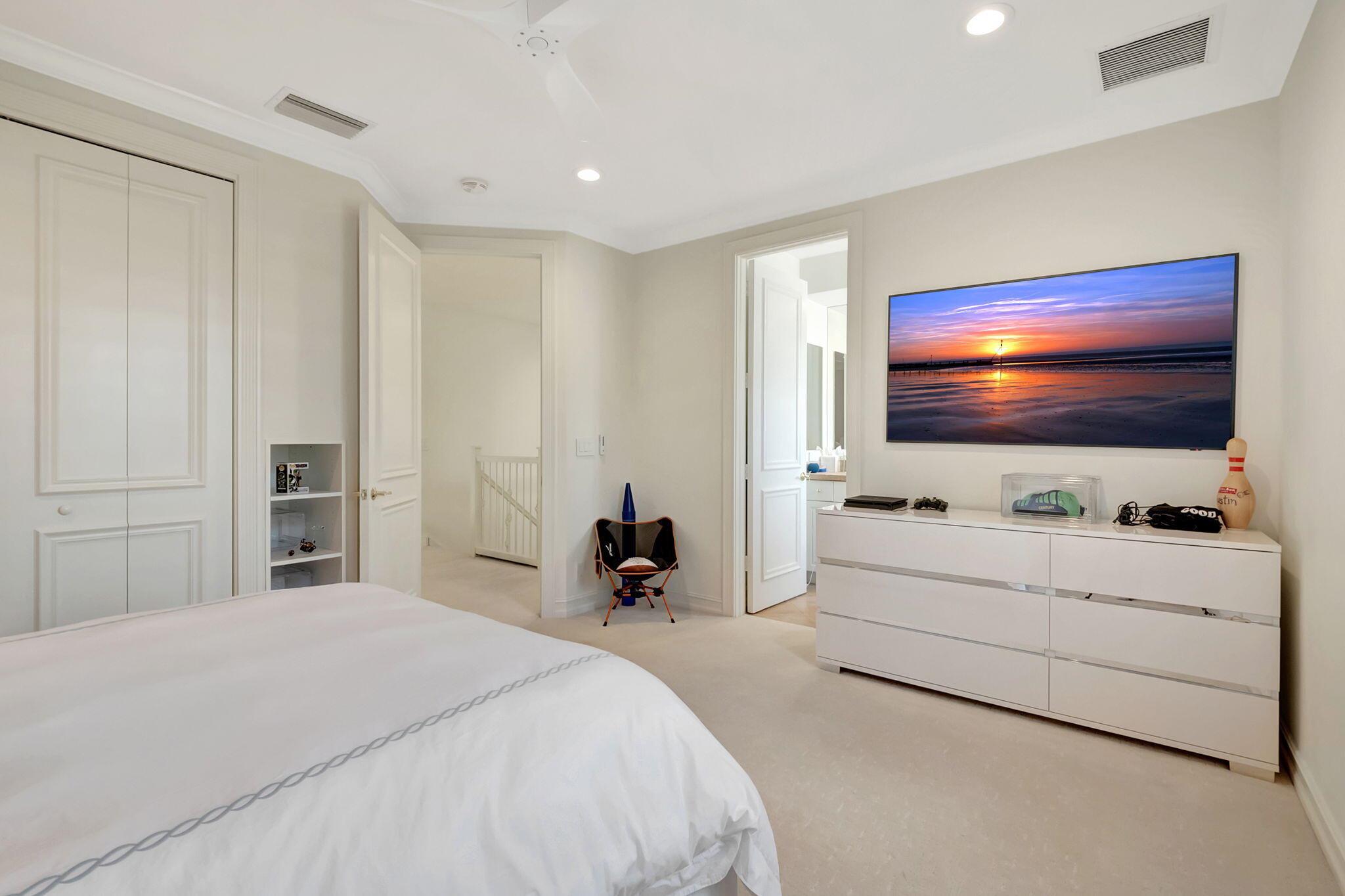 LANDINGS AT WOODFIELD COU - Residential