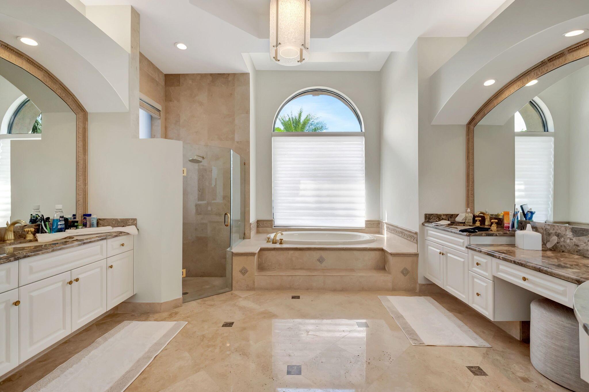 LANDINGS AT WOODFIELD COU - Residential