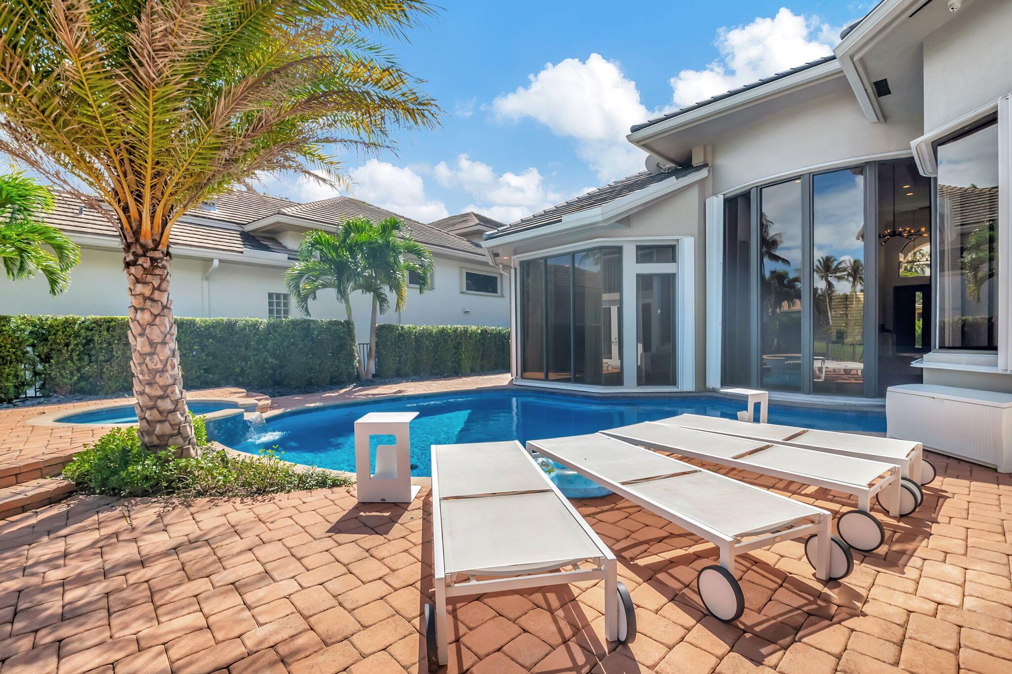 LANDINGS AT WOODFIELD COU - Residential