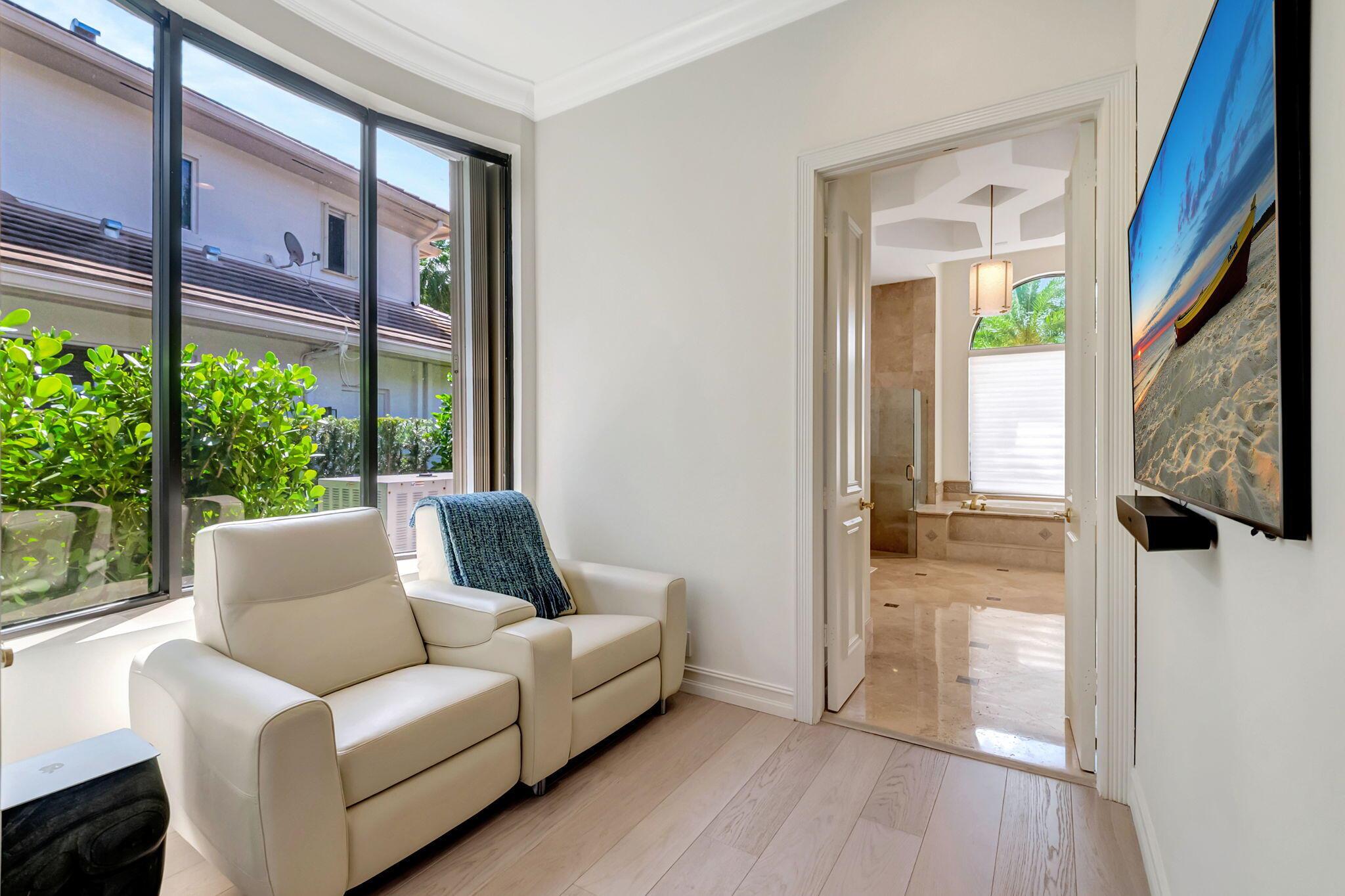 LANDINGS AT WOODFIELD COU - Residential