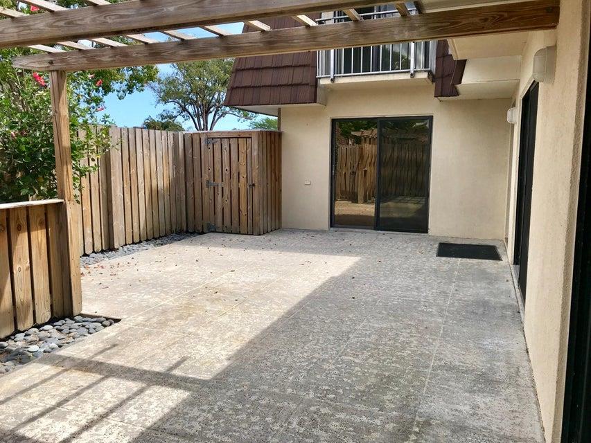 GARDEN LAKES AND GARDEN SQUARE SHOPS - Residential