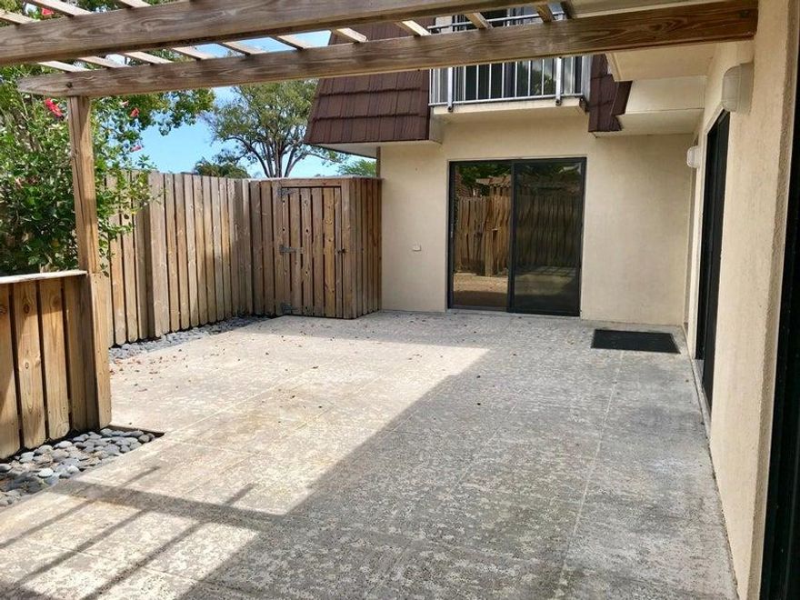 Come see this fantastic PBG Townhouse with updated floors, flat walls and knock down ceiling.  Beautiful Custom Marble Countertops and Vanitys.  No pinch drawers!  The list goes on and on...
All ages, pet friendly community with a low 142 HOA!  Great Home and Location!!!
Call Today!!!