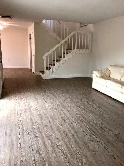 GARDEN LAKES AND GARDEN SQUARE SHOPS - Residential