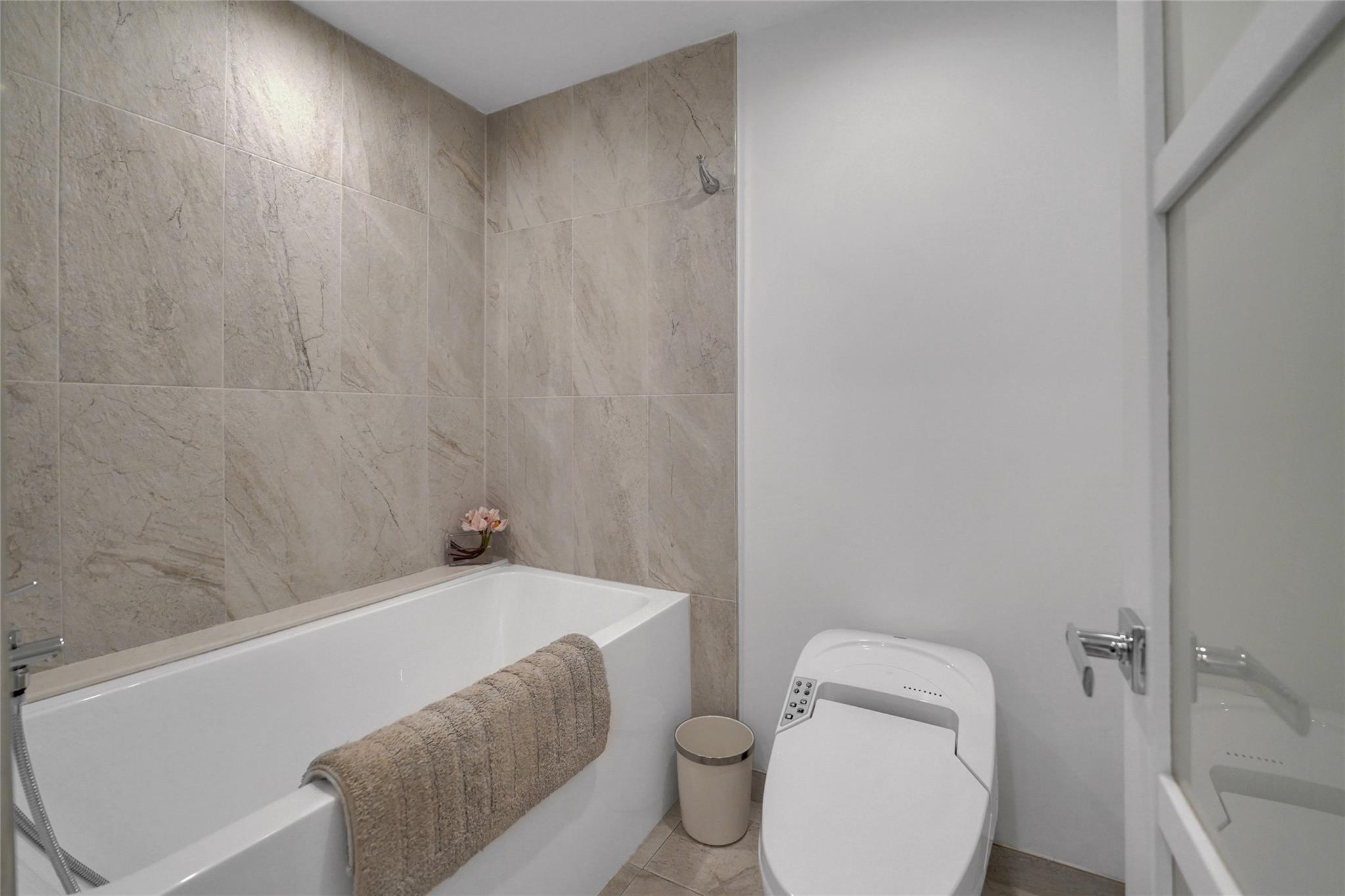 VIZCAYA at PALM AIRE - Residential