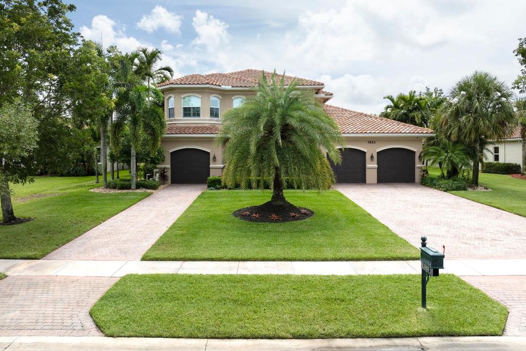 Photo of 7852 Arbor Crest Way, Palm Beach Gardens, FL 33412 (MLS # R10960798)