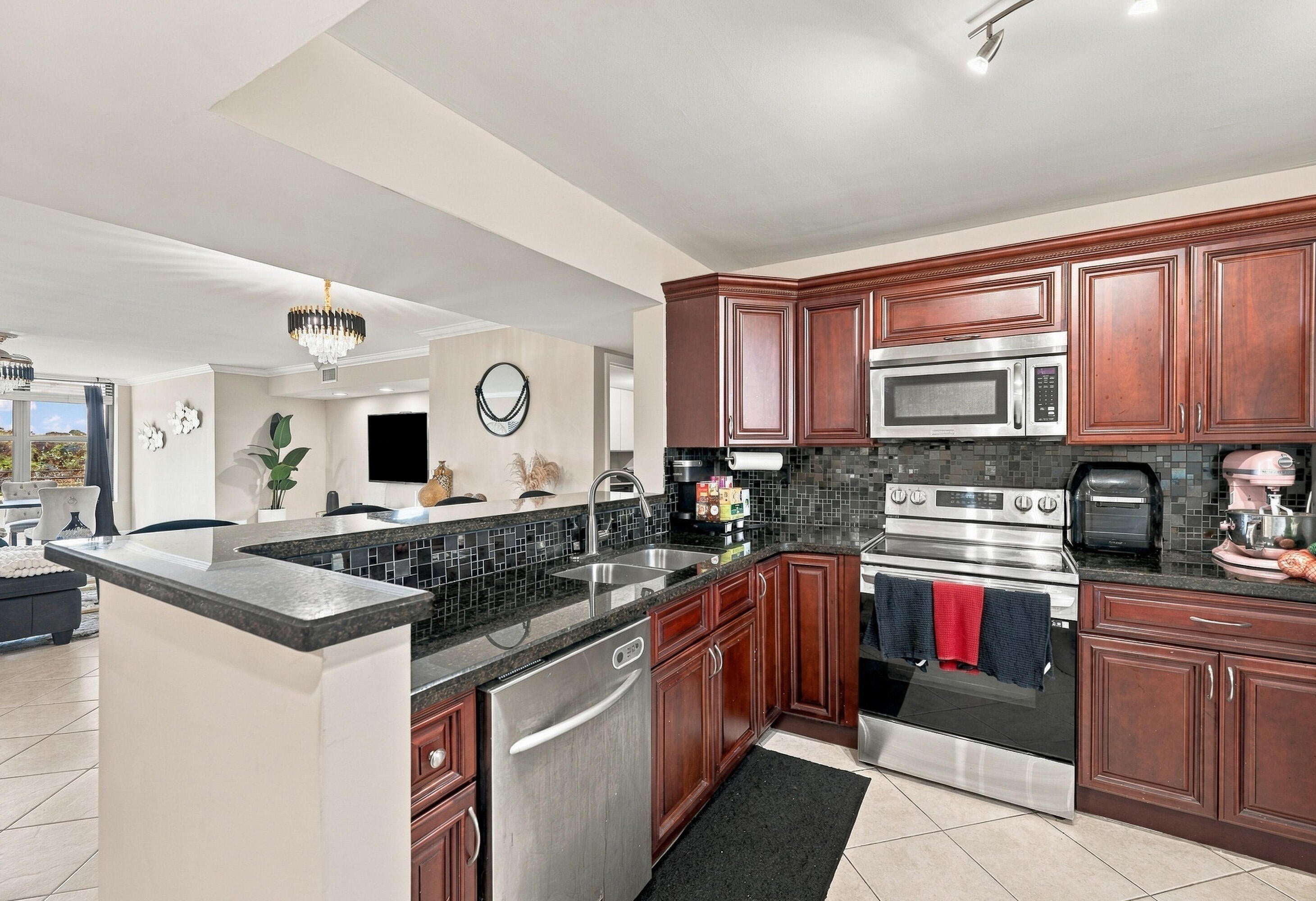 2766 Carambola Circle S 305