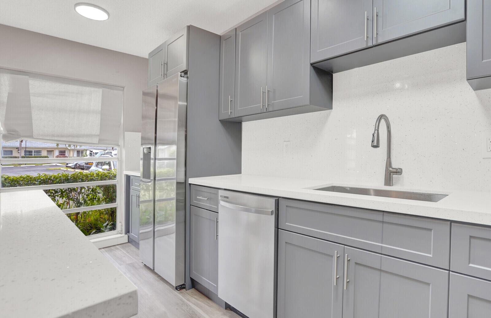 PALM GREENS I - Residential