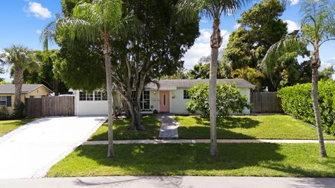 Photo of 12104 Hillman Drive, Palm Beach Gardens, FL 33410 (MLS # B26053142)