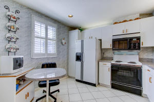 OAK HARBOUR CONDOS - Residential