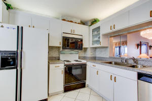 OAK HARBOUR CONDOS - Residential