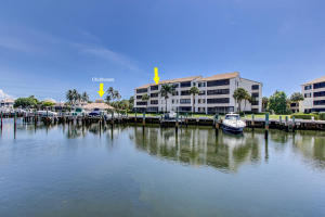 OAK HARBOUR CONDOS - Residential