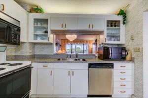 OAK HARBOUR CONDOS - Residential