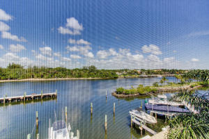 OAK HARBOUR CONDOS - Residential