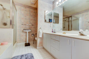 OAK HARBOUR CONDOS - Residential