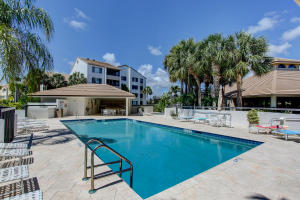 OAK HARBOUR CONDOS - Residential