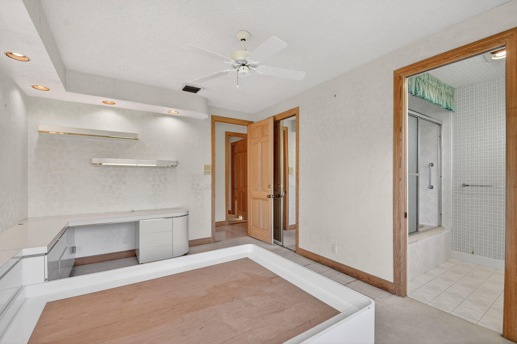 BREAKERS WEST - The Estates - Residential