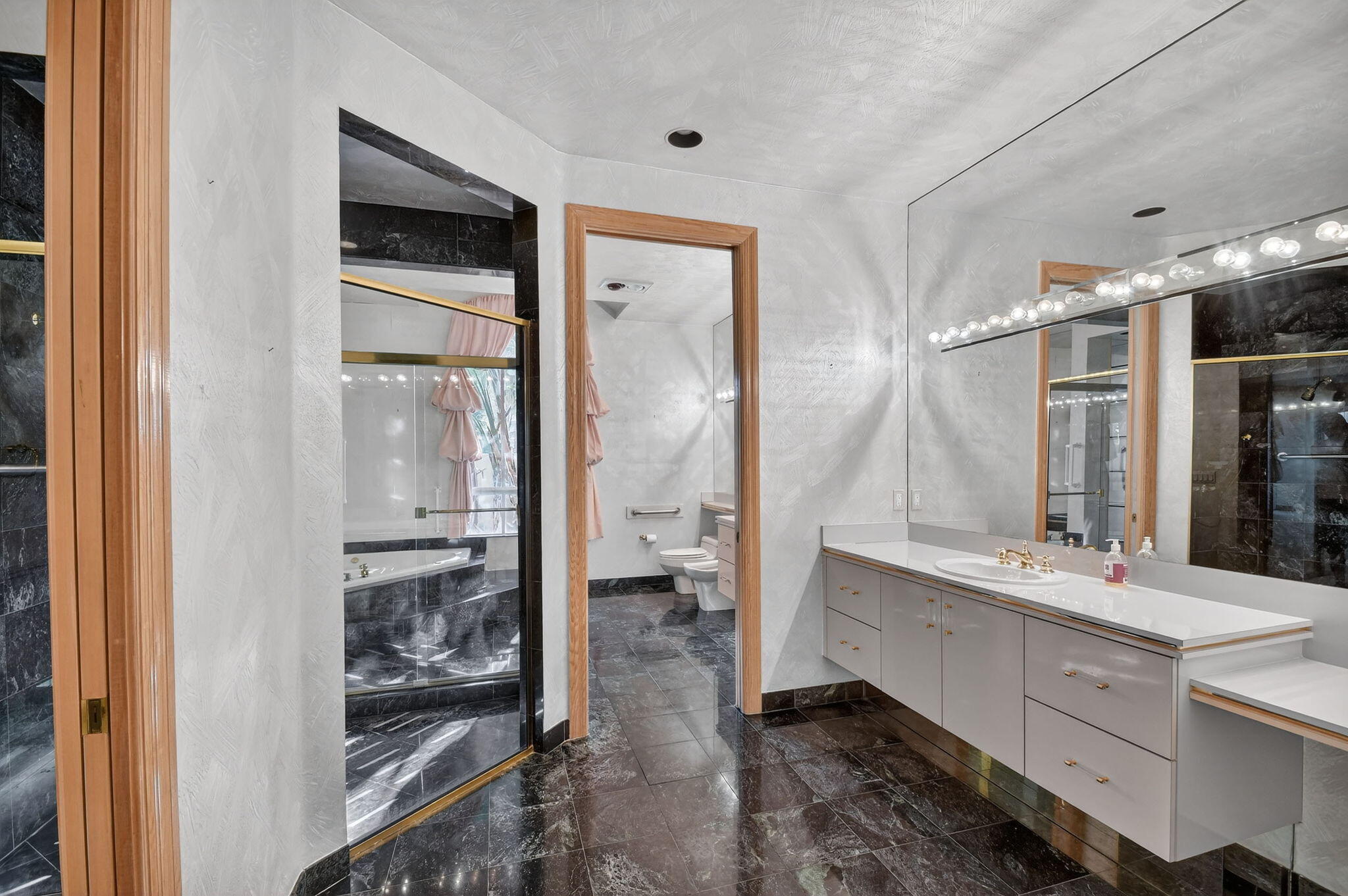 BREAKERS WEST - The Estates - Residential