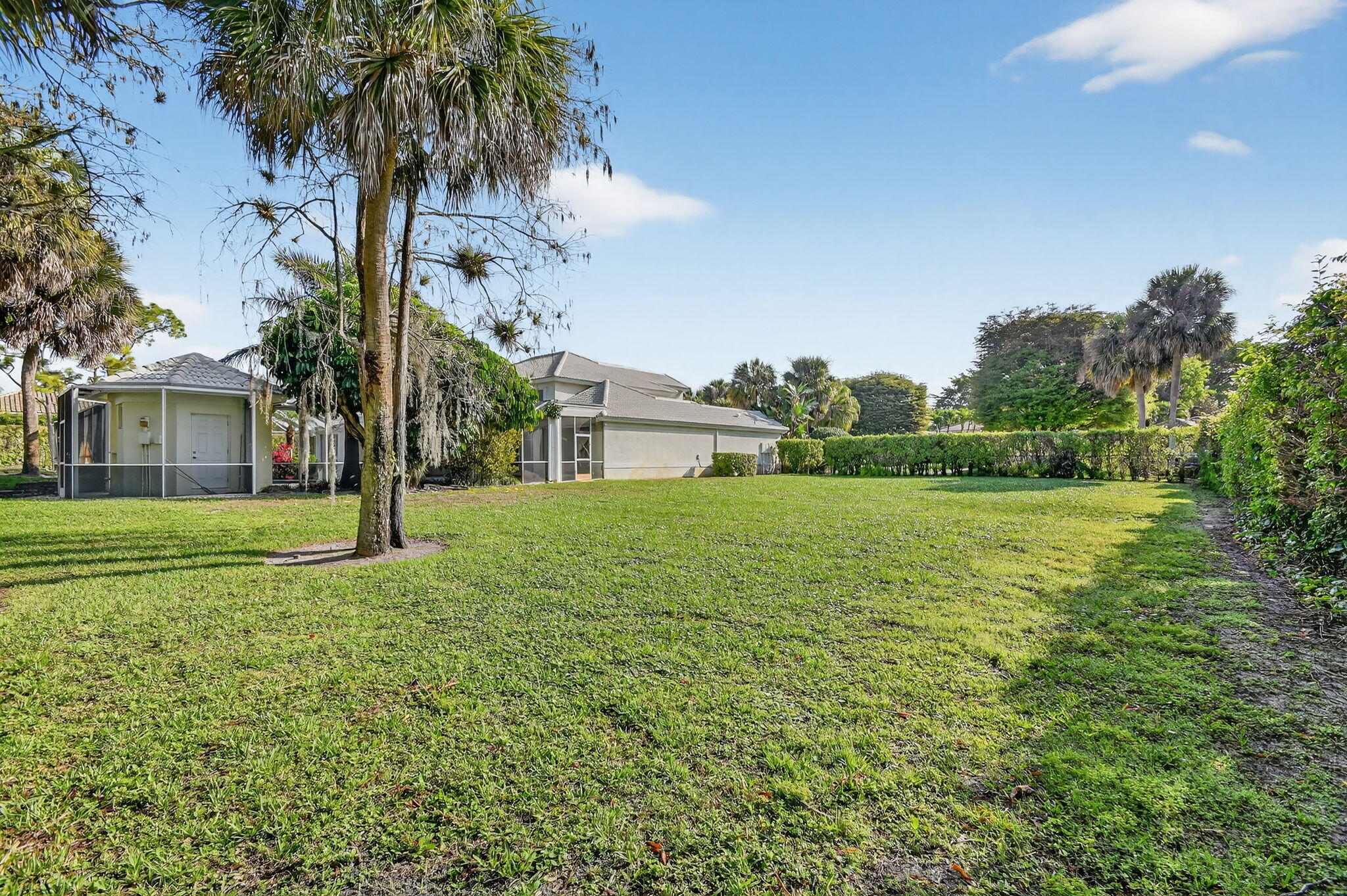 BREAKERS WEST - The Estates - Residential