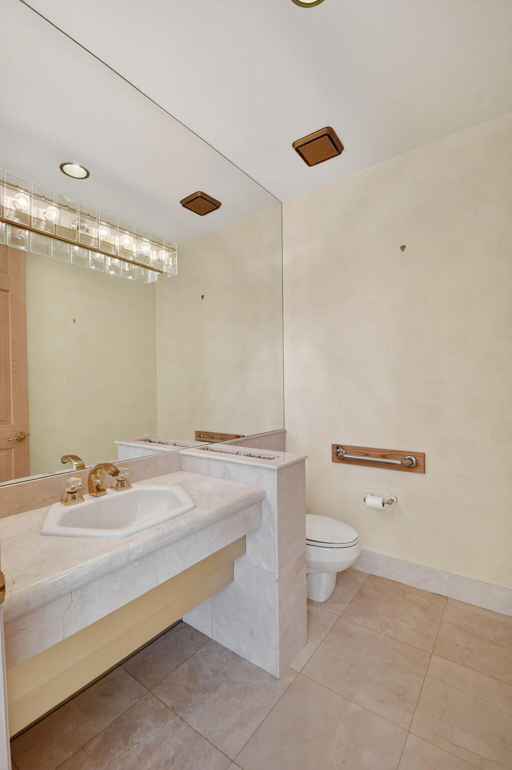 BREAKERS WEST - The Estates - Residential