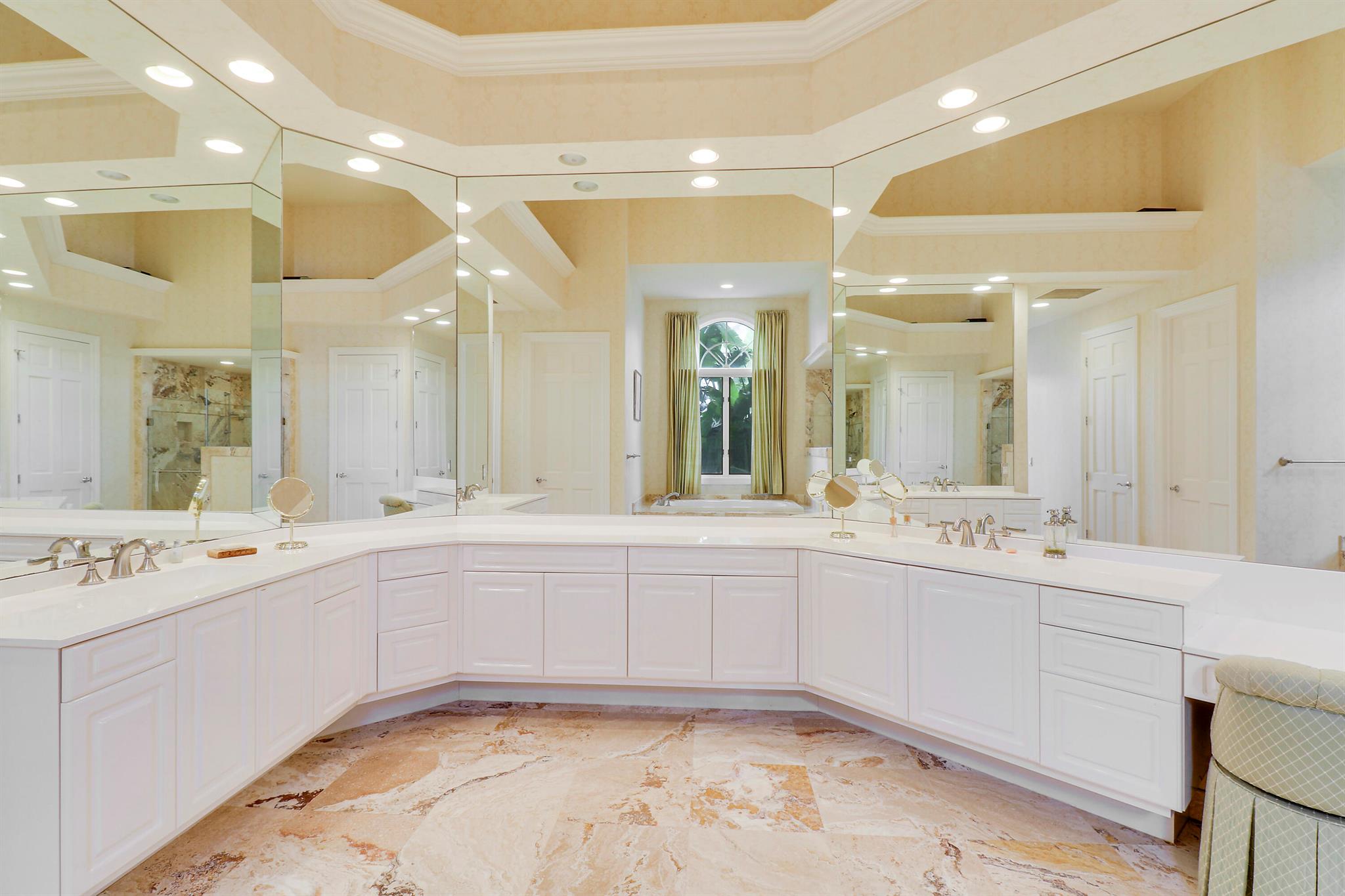 SAILFISH POINT - Residential