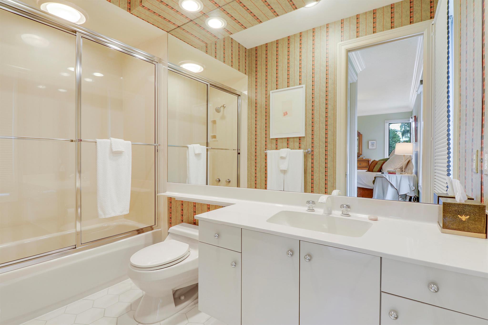 SAILFISH POINT - Residential