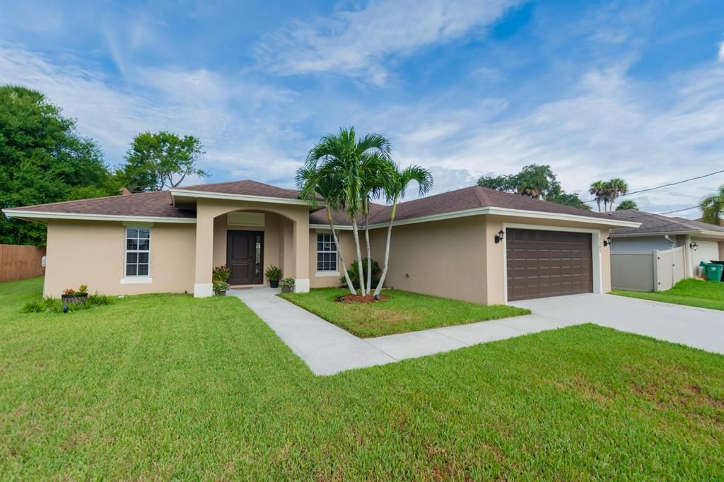 Photo of 2382 SW Wynnewood Street, Port Saint Lucie, FL 34953 (MLS # R10828142)