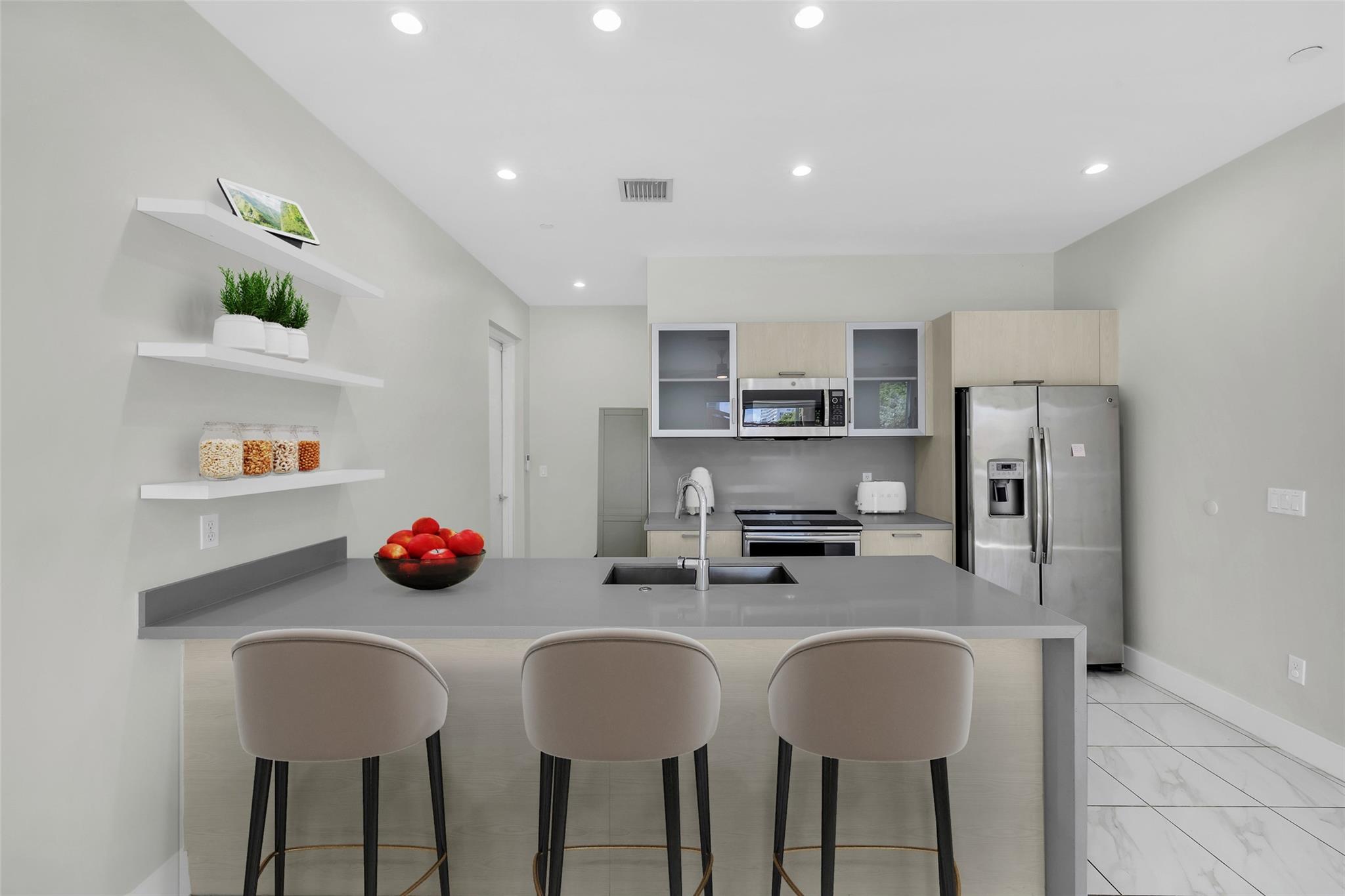 1025 NE 18th Ave 103