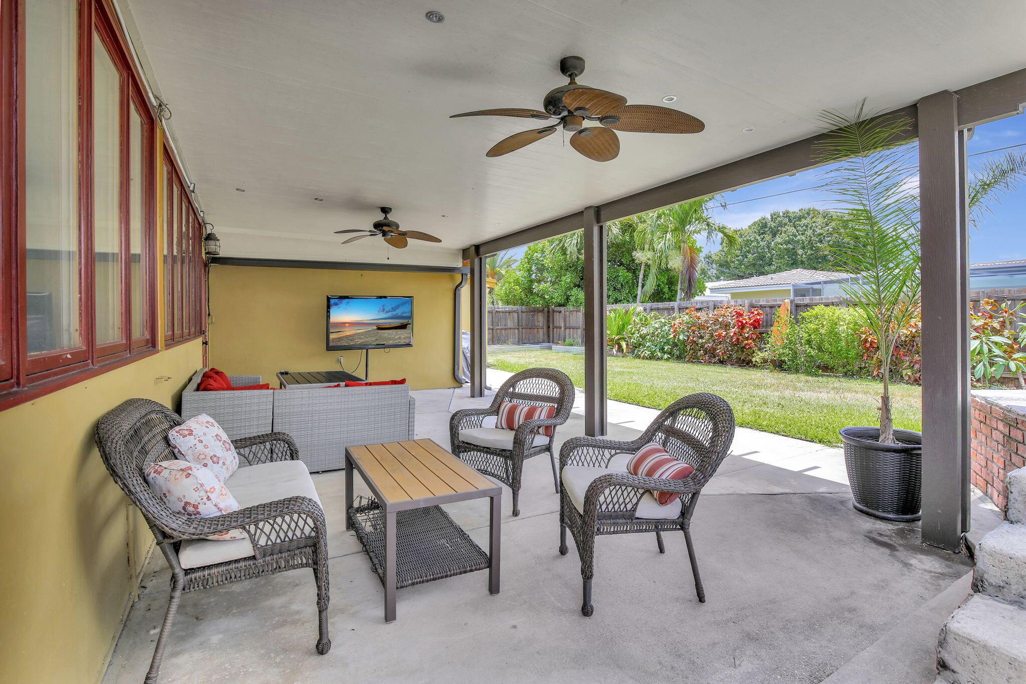 MIRROR LAKE ESTATES SEC F - Residential