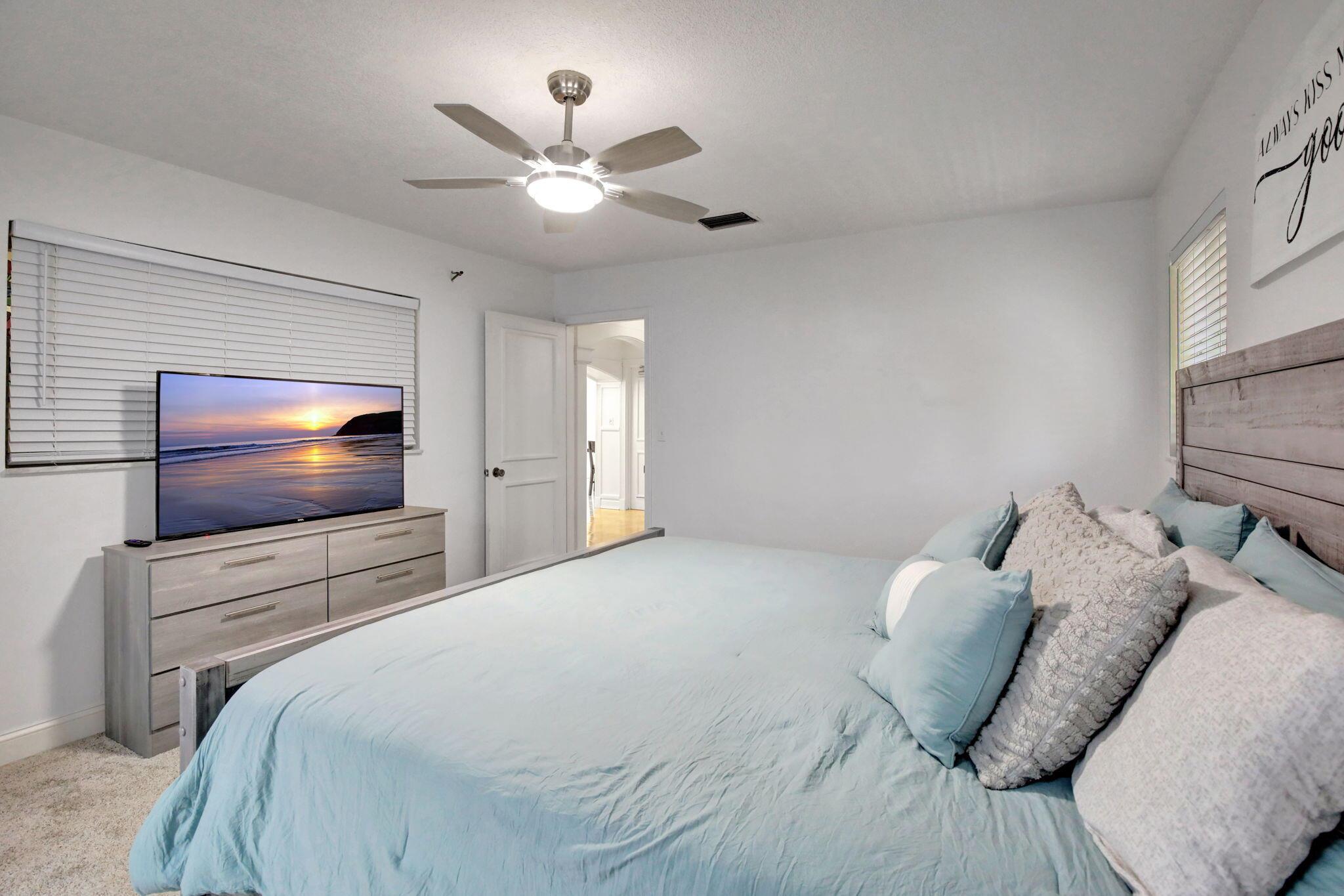 MIRROR LAKE ESTATES SEC F - Residential