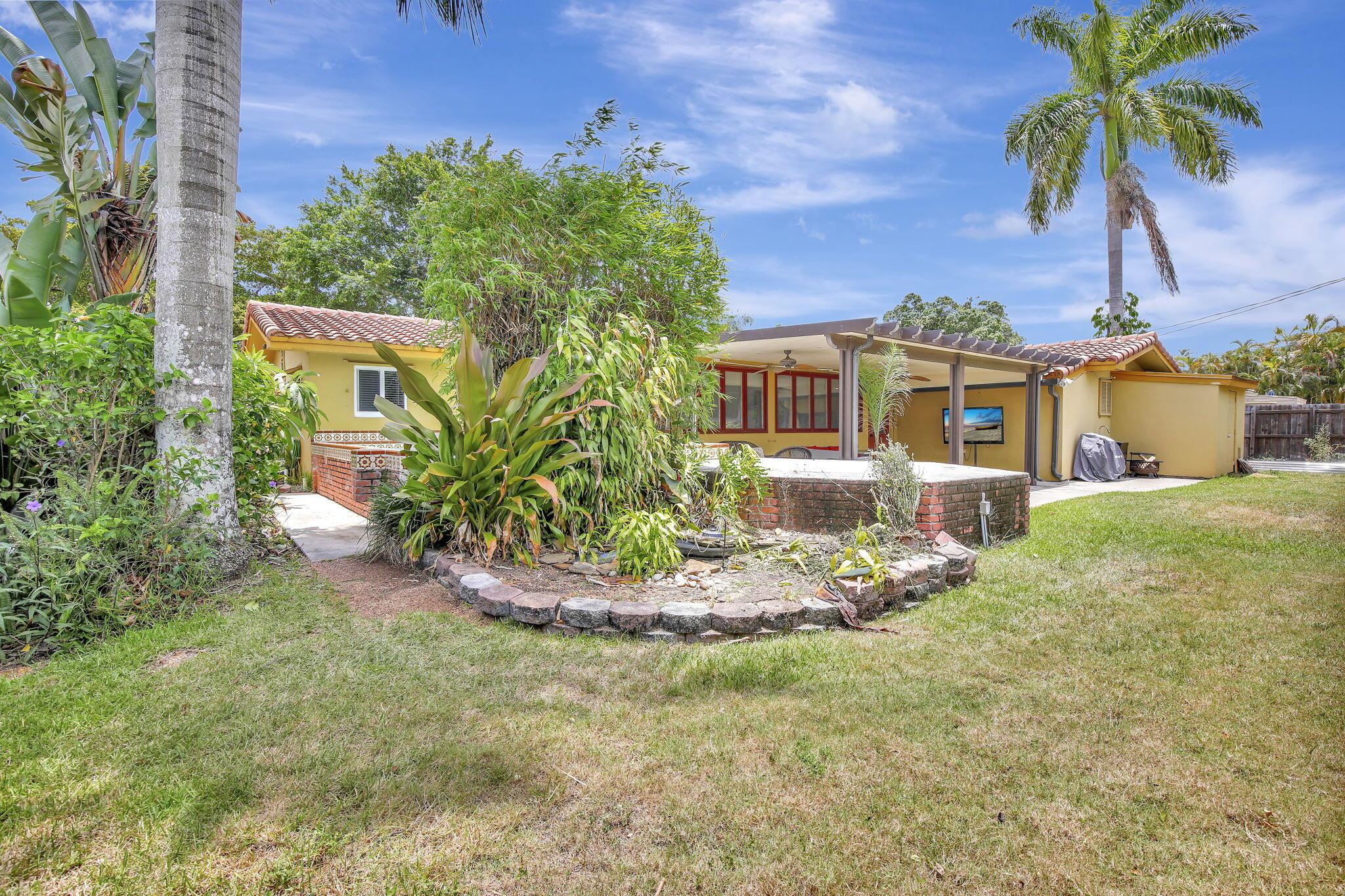 MIRROR LAKE ESTATES SEC F - Residential