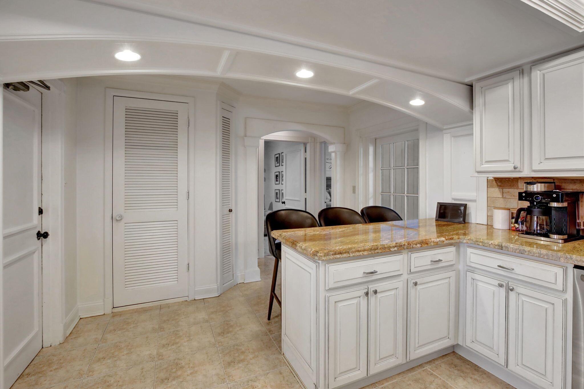 MIRROR LAKE ESTATES SEC F - Residential