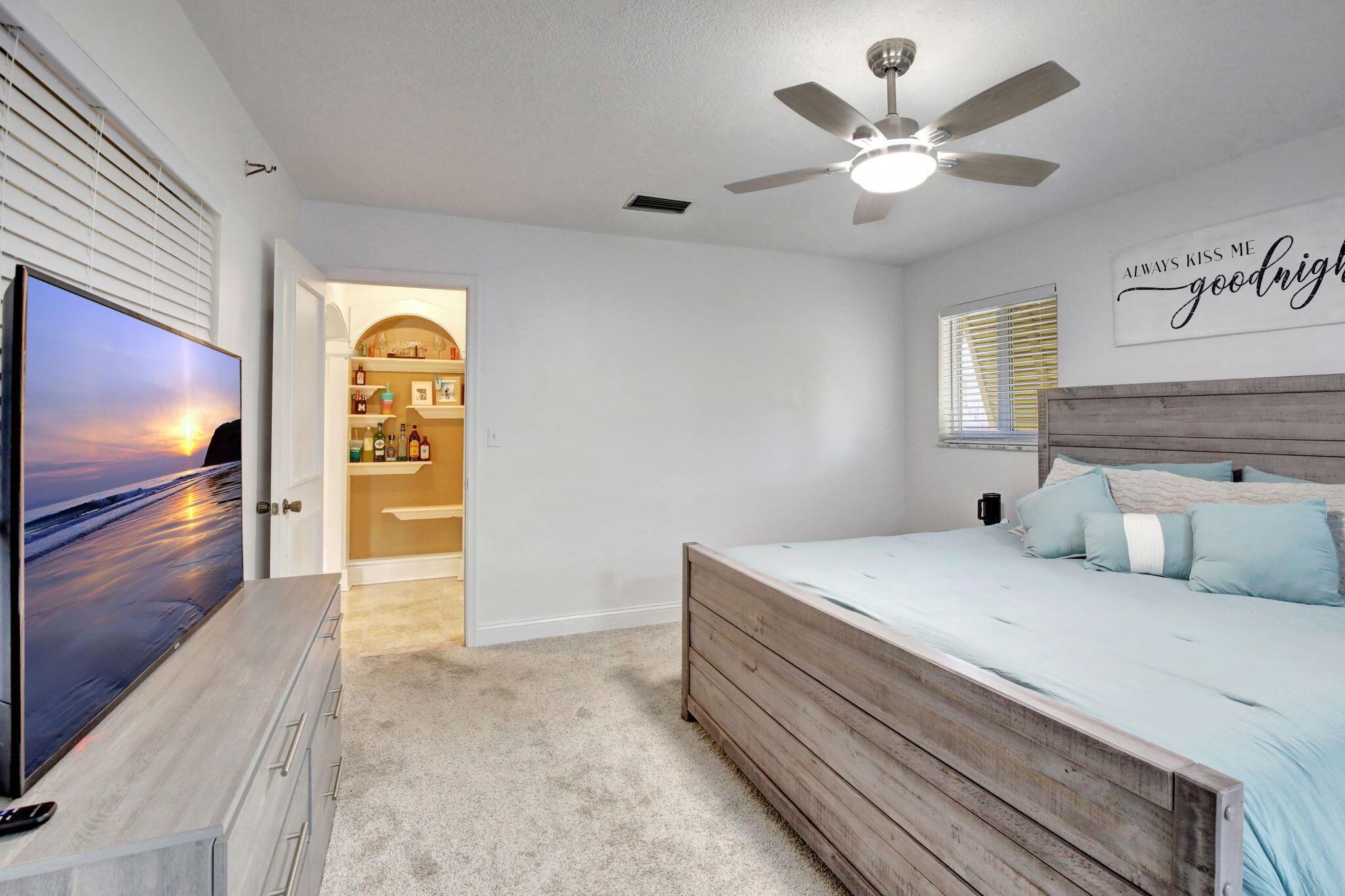MIRROR LAKE ESTATES SEC F - Residential