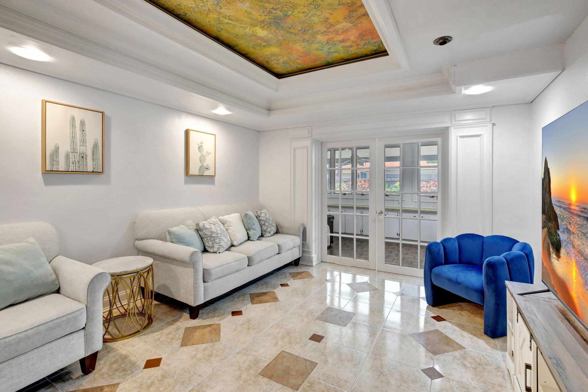 MIRROR LAKE ESTATES SEC F - Residential