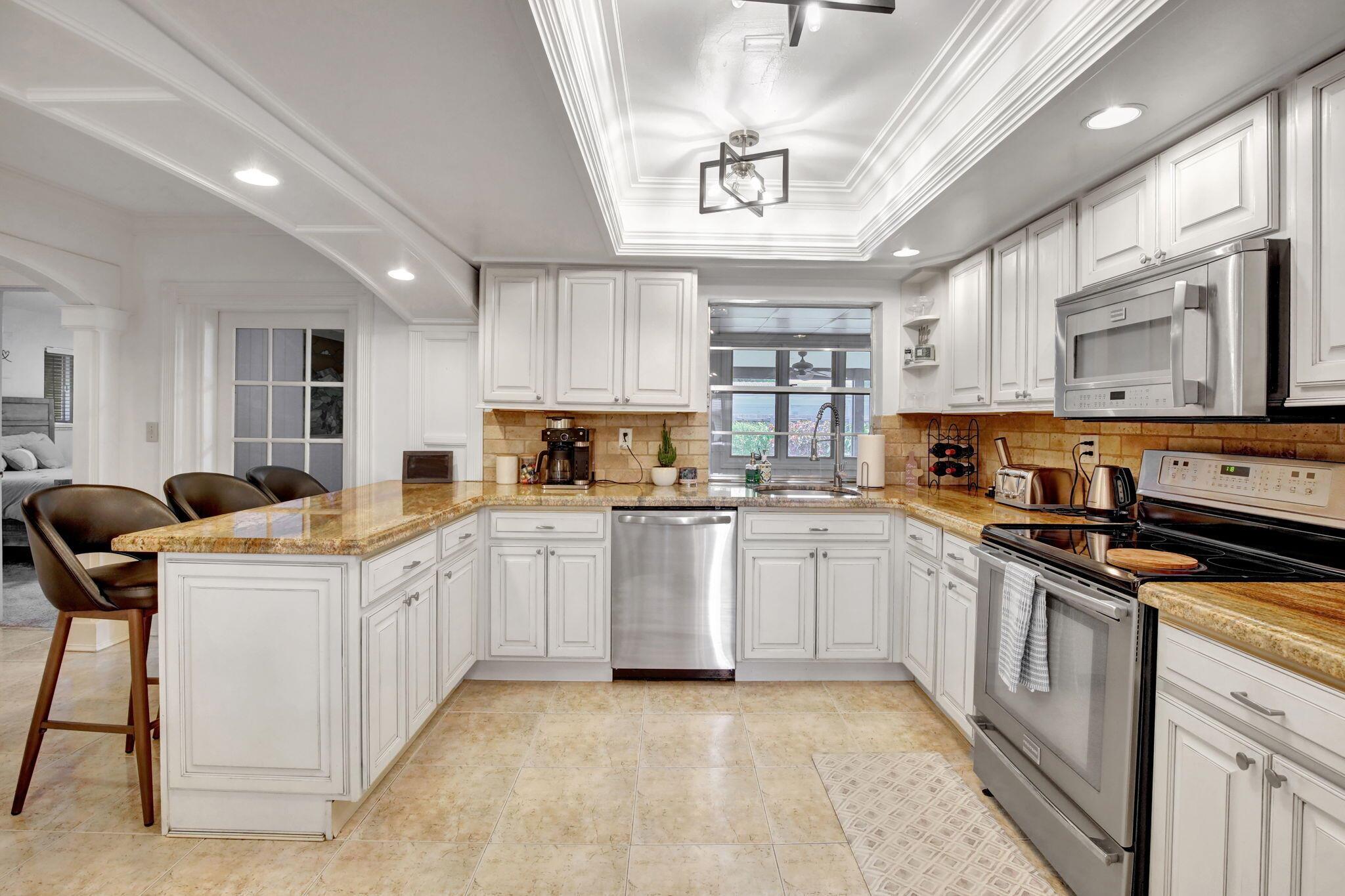 MIRROR LAKE ESTATES SEC F - Residential