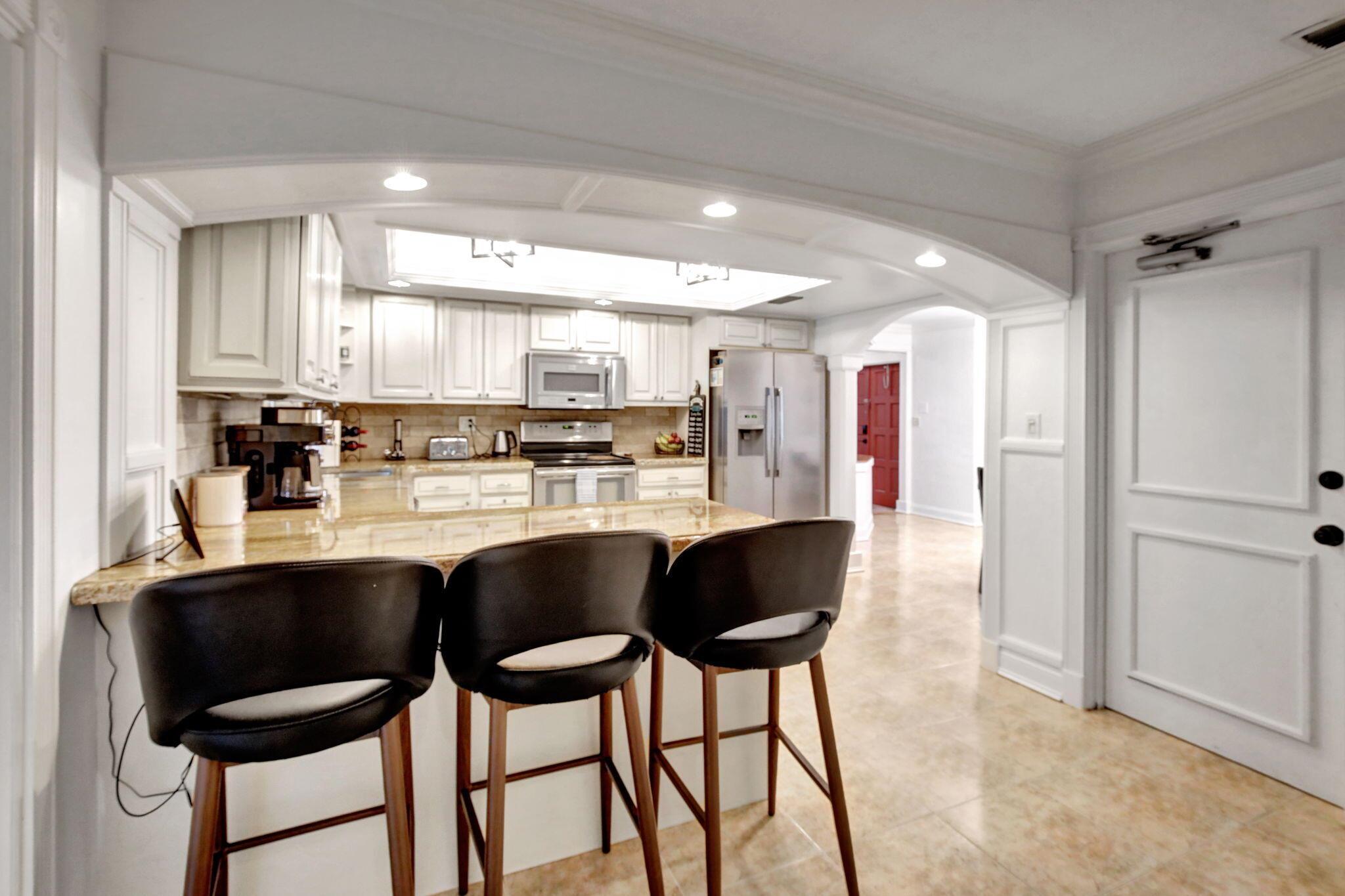 MIRROR LAKE ESTATES SEC F - Residential