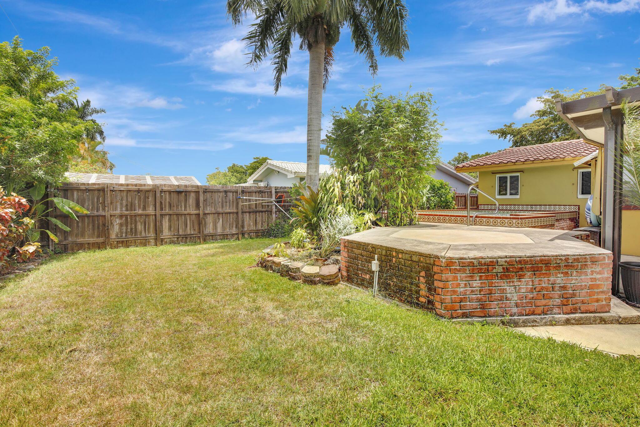 MIRROR LAKE ESTATES SEC F - Residential