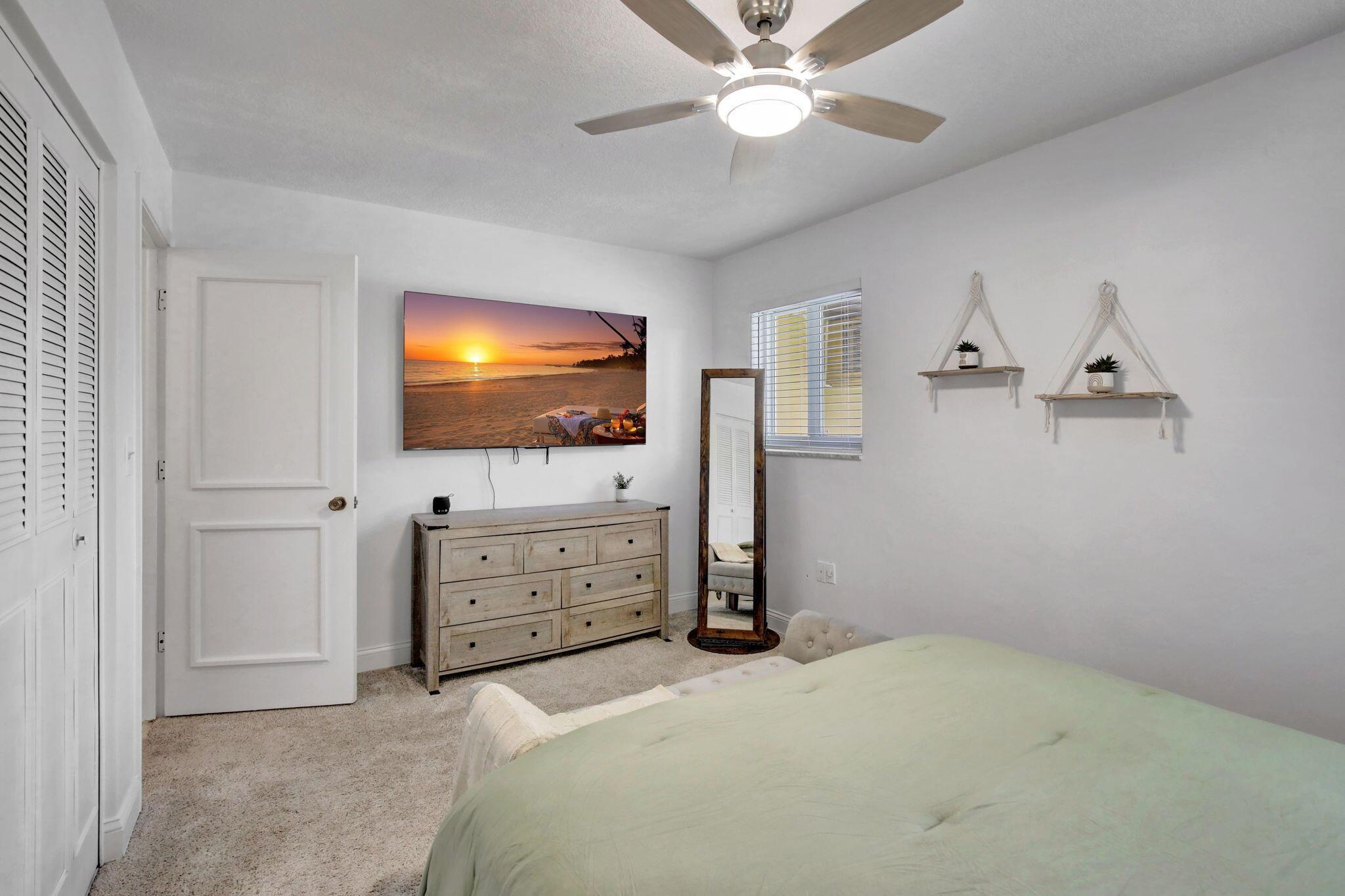 MIRROR LAKE ESTATES SEC F - Residential