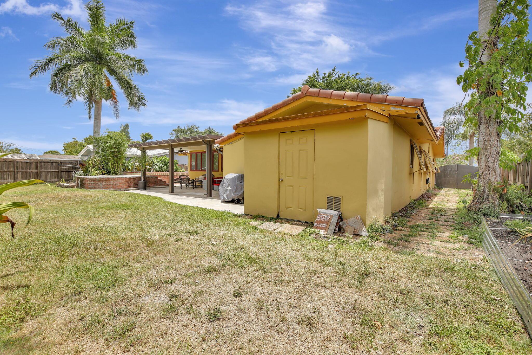 MIRROR LAKE ESTATES SEC F - Residential