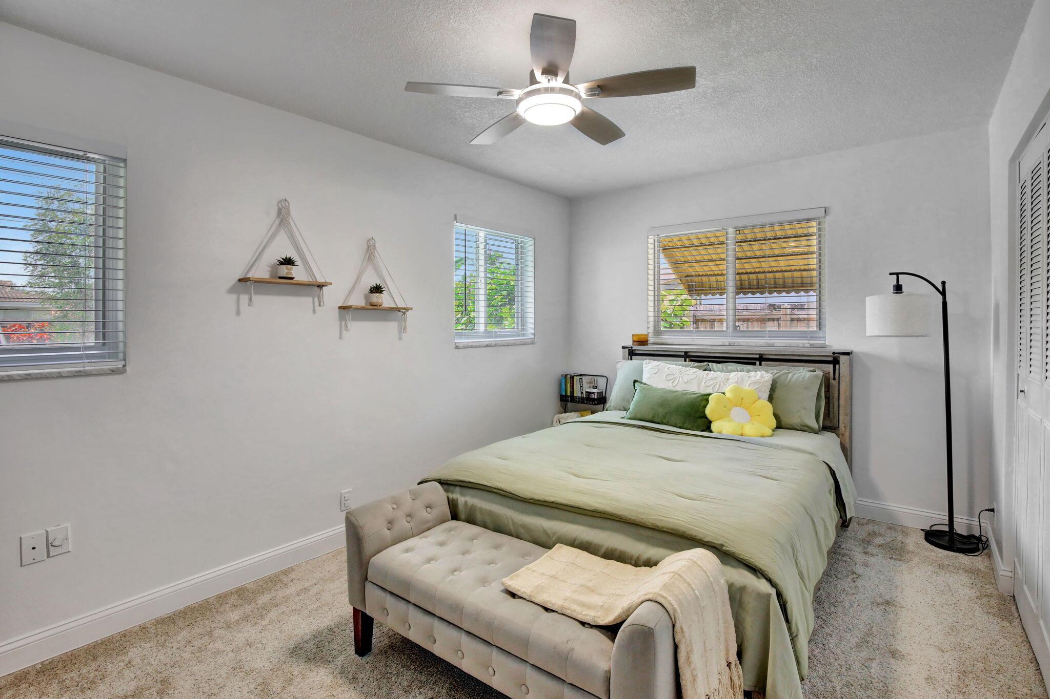 MIRROR LAKE ESTATES SEC F - Residential