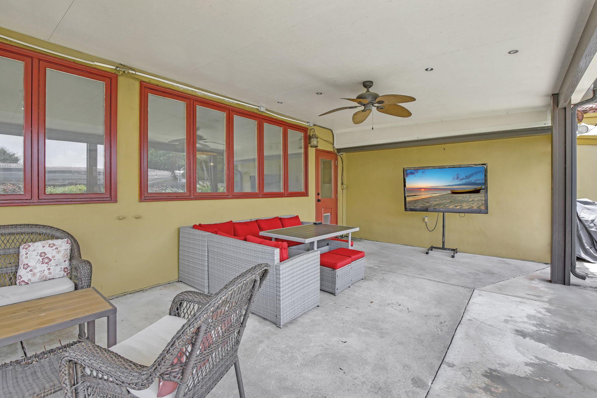 MIRROR LAKE ESTATES SEC F - Residential