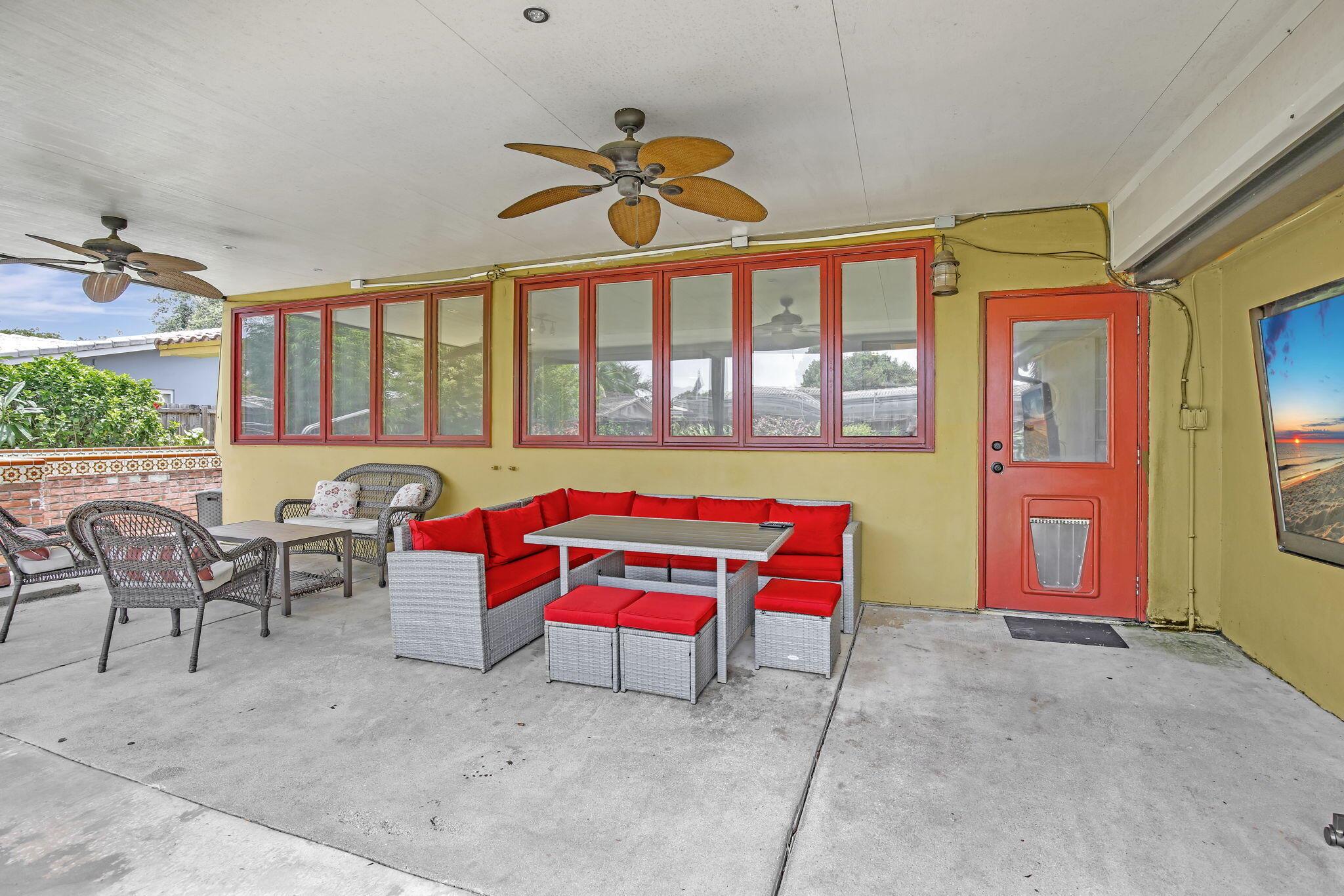 MIRROR LAKE ESTATES SEC F - Residential