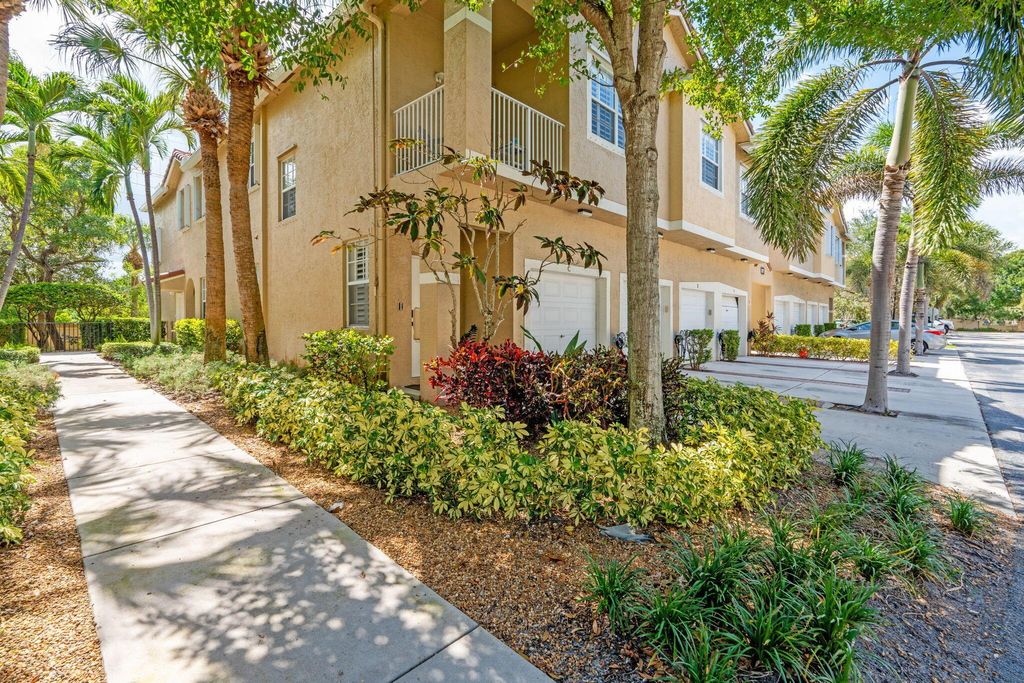 Photo of 117 Lighthouse B Circle #B, Tequesta, FL 33469 (MLS # R11118414)