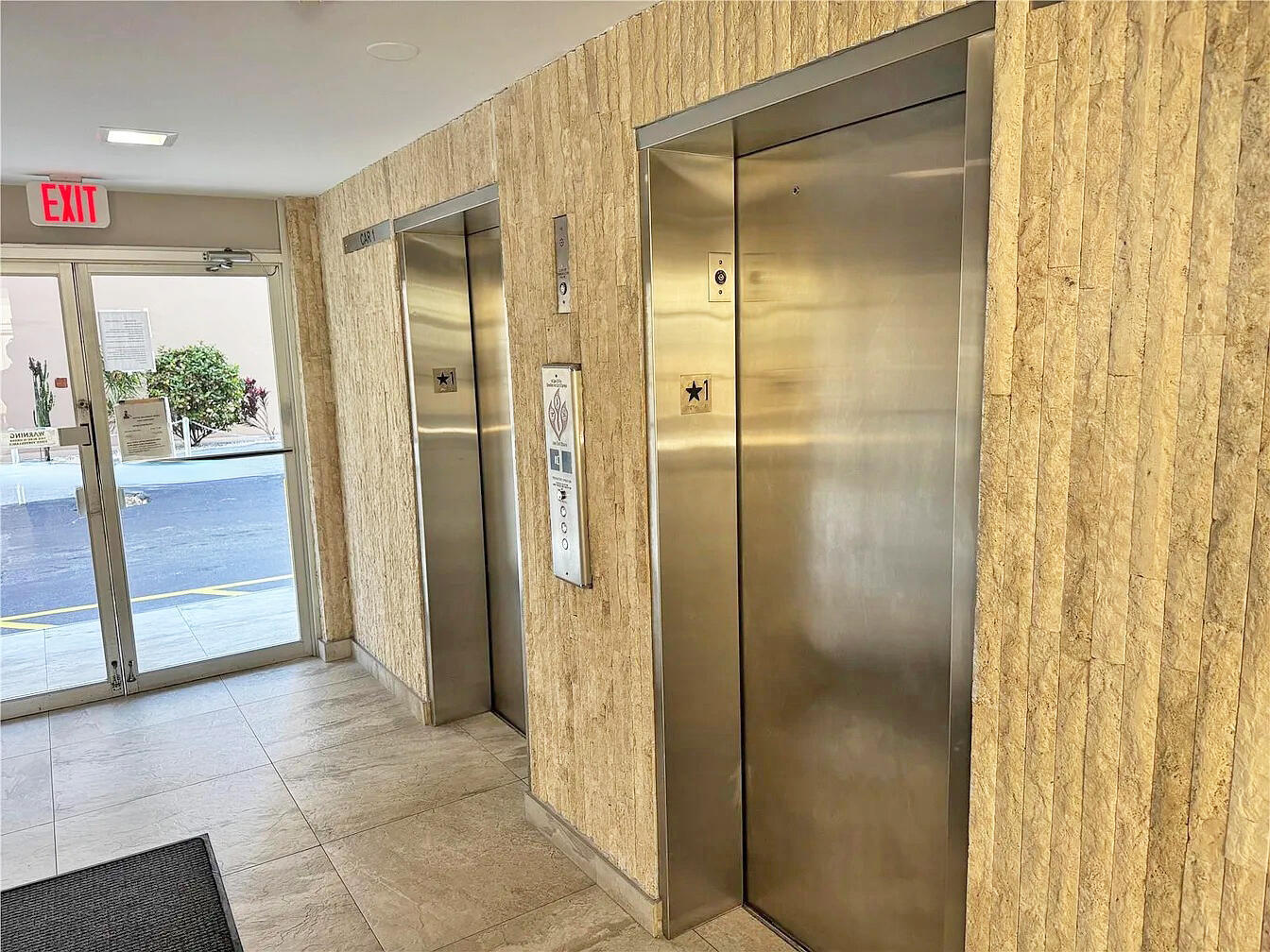 ASHLEIGH HOUSE CONDO - Residential