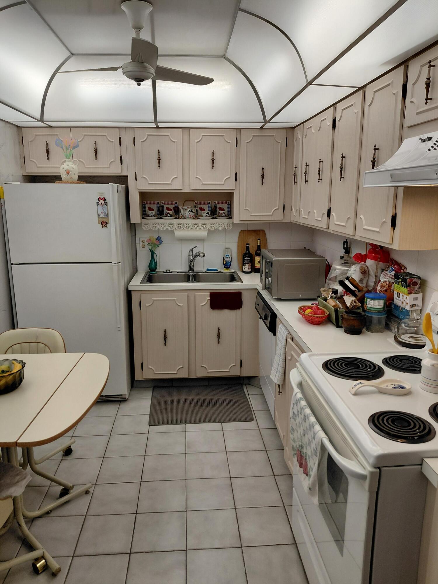 ASHLEIGH HOUSE CONDO - Residential