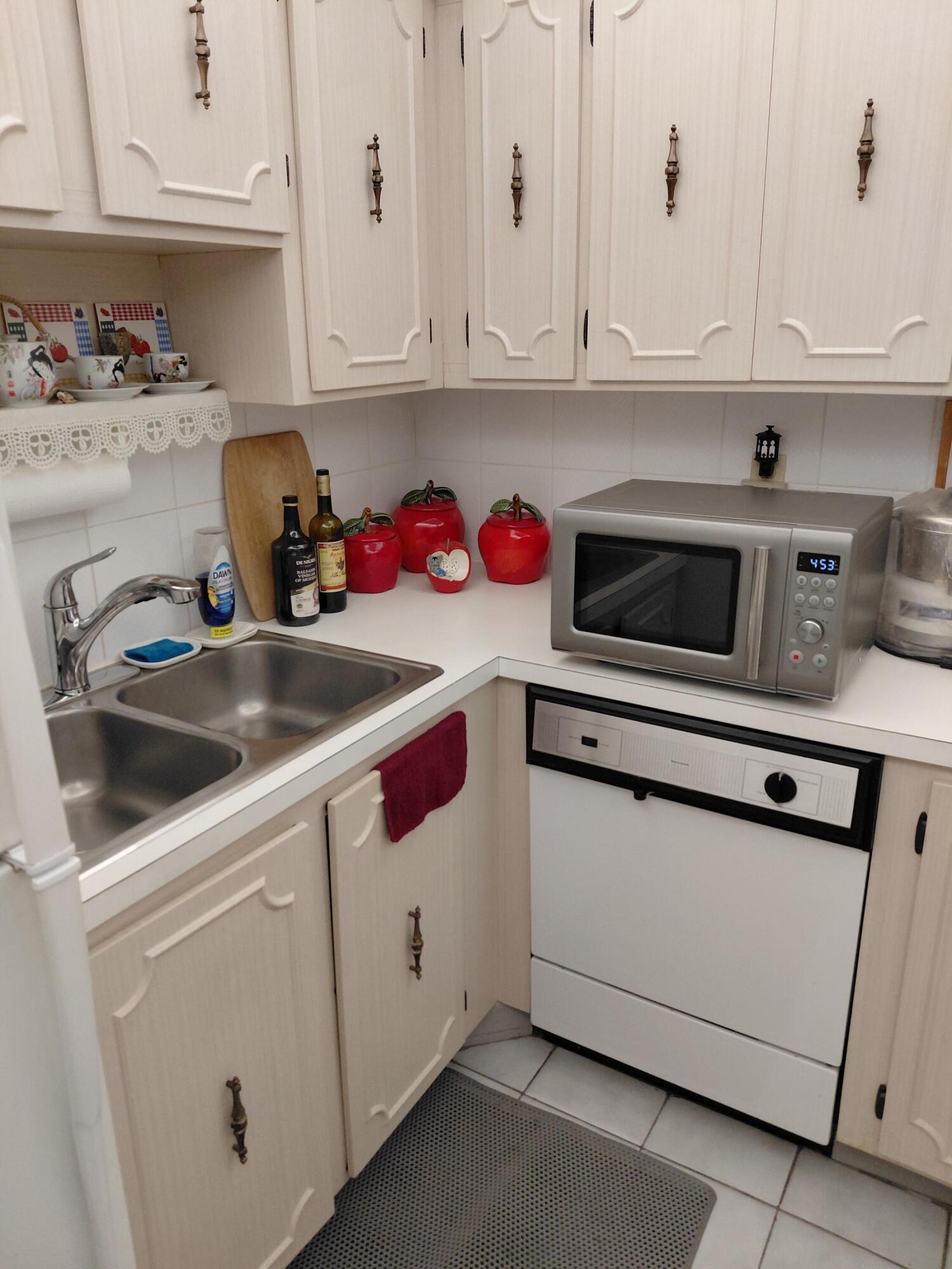 ASHLEIGH HOUSE CONDO - Residential