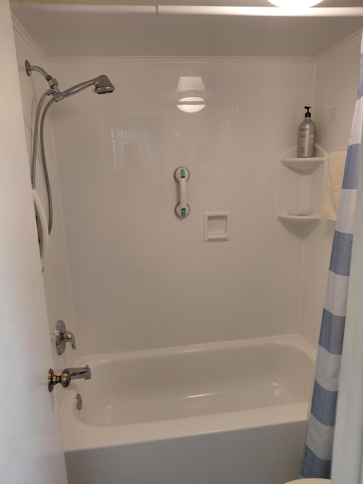 ASHLEIGH HOUSE CONDO - Residential