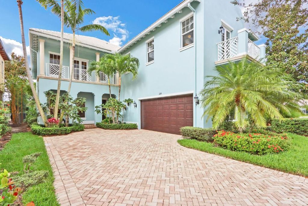 Photo of 124 Tulip Tree Court, Jupiter, FL 33458 (MLS # R10907629)