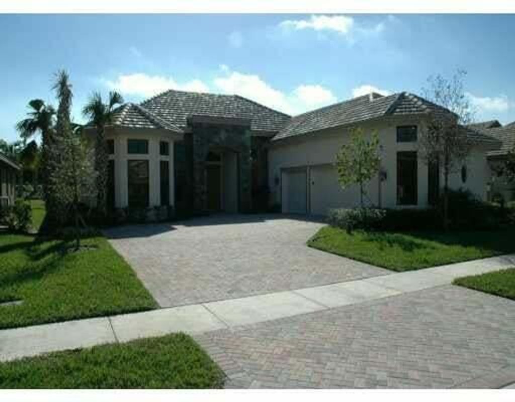 Photo of 10340 Trianon Place, Wellington, FL 33449 (MLS # B26031872)